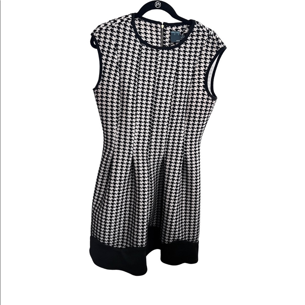 Houndstooth Sleeveless Skater Dress